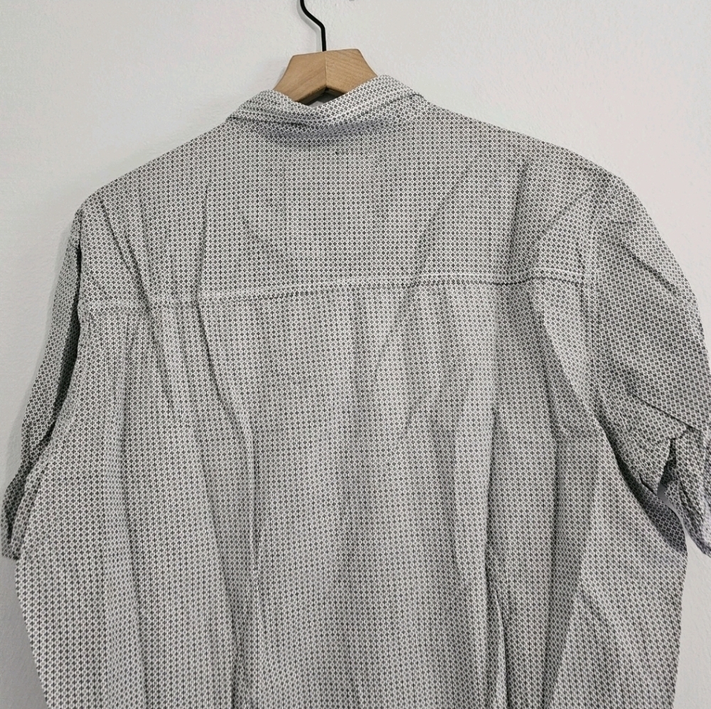 Broken Threads • Short Sleeve Button Up - Picture 4 of 5